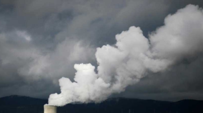 Les Suisses votent pour ou contre une sortie du nucléaire