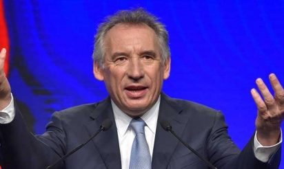 Sarkozy n’a pas la même moralité que Bayrou, qui le prend comme un compliment