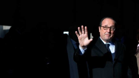 Hollande poursuit en Normandie une tournée de valorisation de son bilan