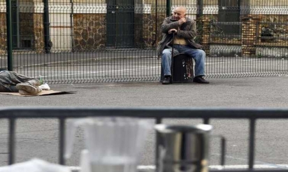 Pauvreté: le Secours catholique alerte les candidats de la primaire