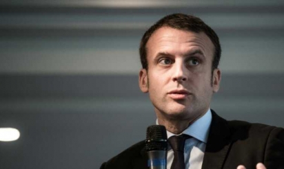 Macron: Le choix de se présenter “pas suspendu” à la décision de Hollande