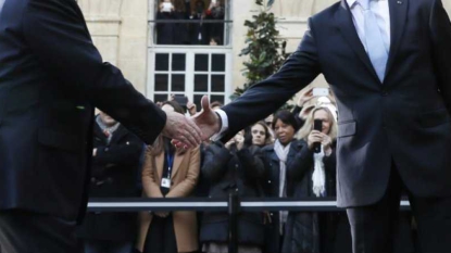 Bernard Cazeneuve à Matignon pour succéder à Manuel Valls