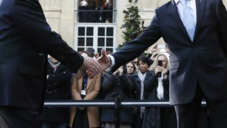 Bernard Cazeneuve à Matignon pour succéder à Manuel Valls