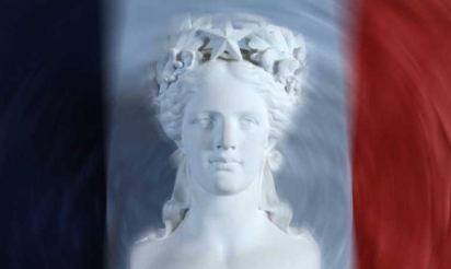 Un maire critiqué pour avoir accepté un chèque d’un émir du Qatar