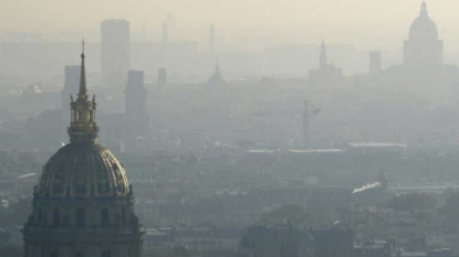 Pollution à Paris: circulation alternée toujours envisagée pour lundi