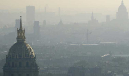 Pollution à Paris: circulation alternée toujours envisagée pour lundi