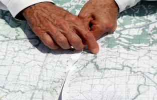 John Kerry boucle 50 ans de carrière par un retour au Vietnam