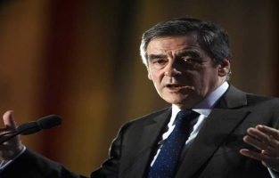 Présidentielle: Bayrou se tâte et fait durer le suspense