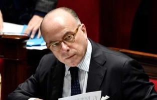  Décret Trump Cazeneuve fustige une mesure qui attise les tensions