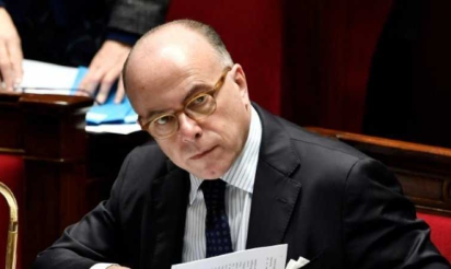 Décret Trump Cazeneuve fustige une mesure qui attise les tensions