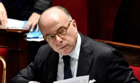 Décret Trump Cazeneuve fustige une mesure qui attise les tensions