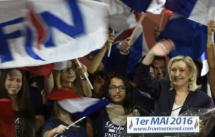 Marine Le Pen accélère le tempo dans sa campagne