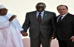A Bamako, les adieux réciproques de Hollande et de l'Afrique