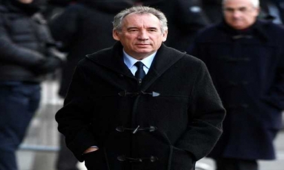 Présidentielle: Bayrou se tâte et fait durer le suspense