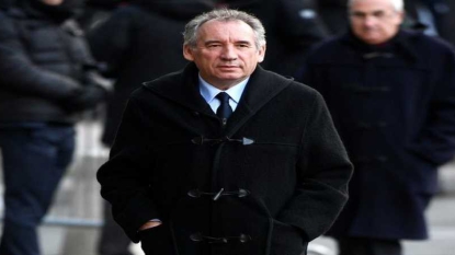 Présidentielle: Bayrou se tâte et fait durer le suspense