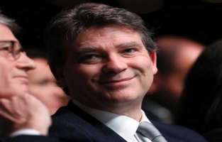 Hamon officiellement investi par le PS qui se remet à espérer 