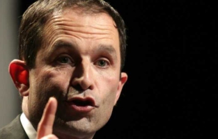 Bobigny pour Hamon, Marine Le Pen jette de l'huile sur le feu