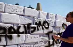  Mexique des milliers de manifestants contre Trump et son mur 