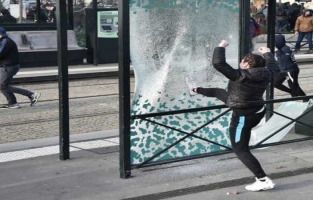 Cazeneuve sur les propos de Fillon tout simplement pas responsable