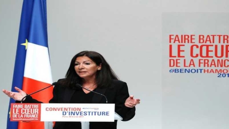 Hamon officiellement investi par le PS qui se remet à espérer