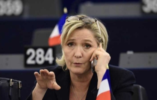 Emplois fictifs du FN : je n'ai jamais reconnu quoi que ce soit devant des enquêteurs, dénonce Marine Le Pen