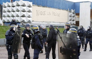 Violences policières : après l'affaire Théo, le commissariat d'Aulnay-sous-Bois à nouveau épinglé