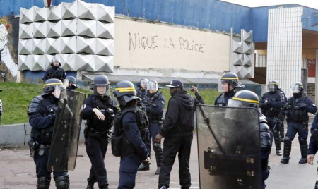 Violences policières : après l’affaire Théo, le commissariat d’Aulnay-sous-Bois à nouveau épinglé