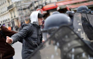  Violences policières: des lycées de région parisienne bloqués 