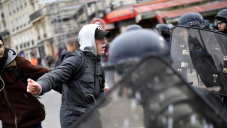 Violences policières: des lycées de région parisienne bloqués