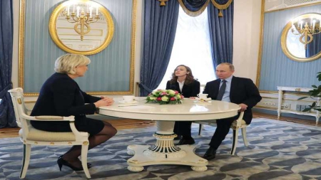 Marine Le Pen reçue au Kremlin par Vladimir Poutine