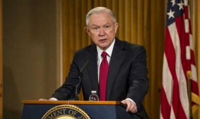 Etats-Unis : le ministre de la Justice accusé d’avoir caché des contacts avec Moscou