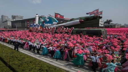 Corée du Nord show militaire et menace de riposte nucléaire