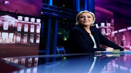 Macron défie Le Pen sur ses terres