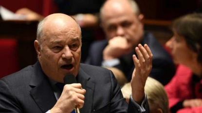 Le ministre PRG Baylet rejoint à son tour Macron