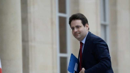 Fekl dépose plainte pour diffamation après des propos de Philippot (FN) visant la police