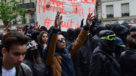 Manifestation à Paris pour un premier tour social