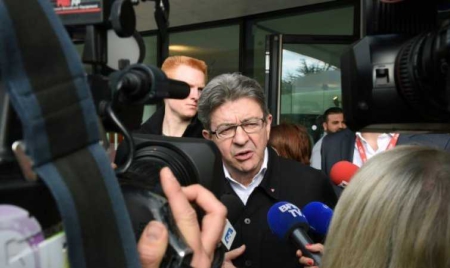 Taper sur les médias ou blaguer sur Snapchat, tout est bon pour une campagne anti-système