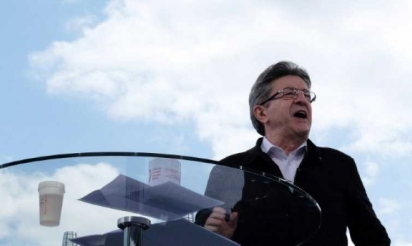 Mélenchon promet à Fillon une veste électorale cousu main
