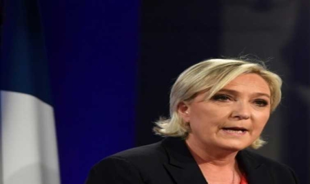 Marine Le Pen redevient présidente du FN à la place de Steeve Briois