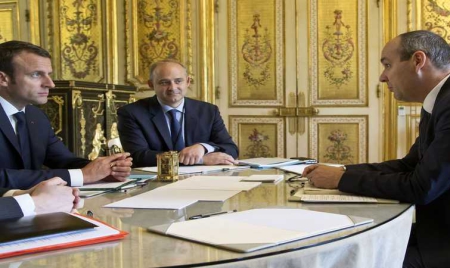 Code du travail: Macron consulte pour préparer une réforme à haut risque