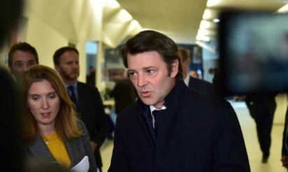 Baroin ceux qui se rapprochent du FN ou de Macron seront exclus de LR