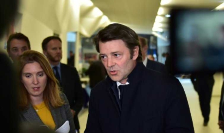 Baroin ceux qui se rapprochent du FN ou de Macron seront exclus de LR