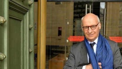 Un millier d’avocats rejoignent un appel à voter Macron, pour défendre l’État de droit