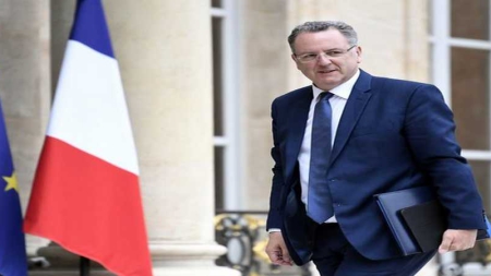 Ferrand épinglé par Le Canard enchaîné, premier accroc du quinquennat Macron