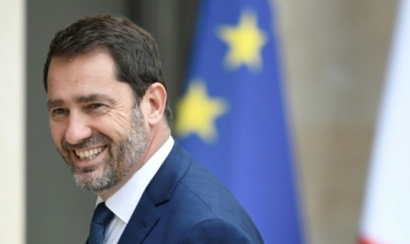 Poutine à Versailles dialoguer, ce n’est pas s’aligner, dit Castaner