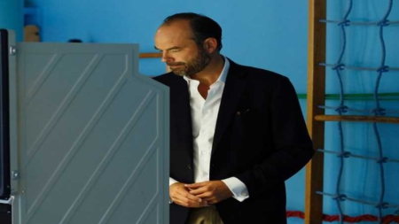 Les Français votent pour le 1er tour des législatives, grand renouvellement en vue