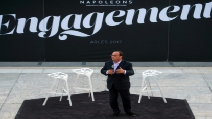 A Arles, Hollande vante l’engagement et son bilan