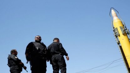 L’Iran dit poursuivre son programme balistique, condamne les nouvelles sanctions