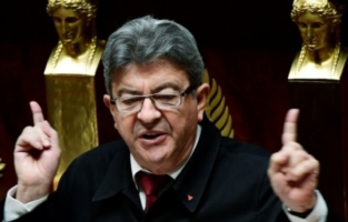 Mélenchon raille l'ivresse des sommets de Macron