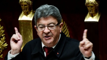 Mélenchon raille l’ivresse des sommets de Macron
